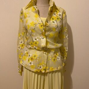 Vintage yellow jumper with floral top.